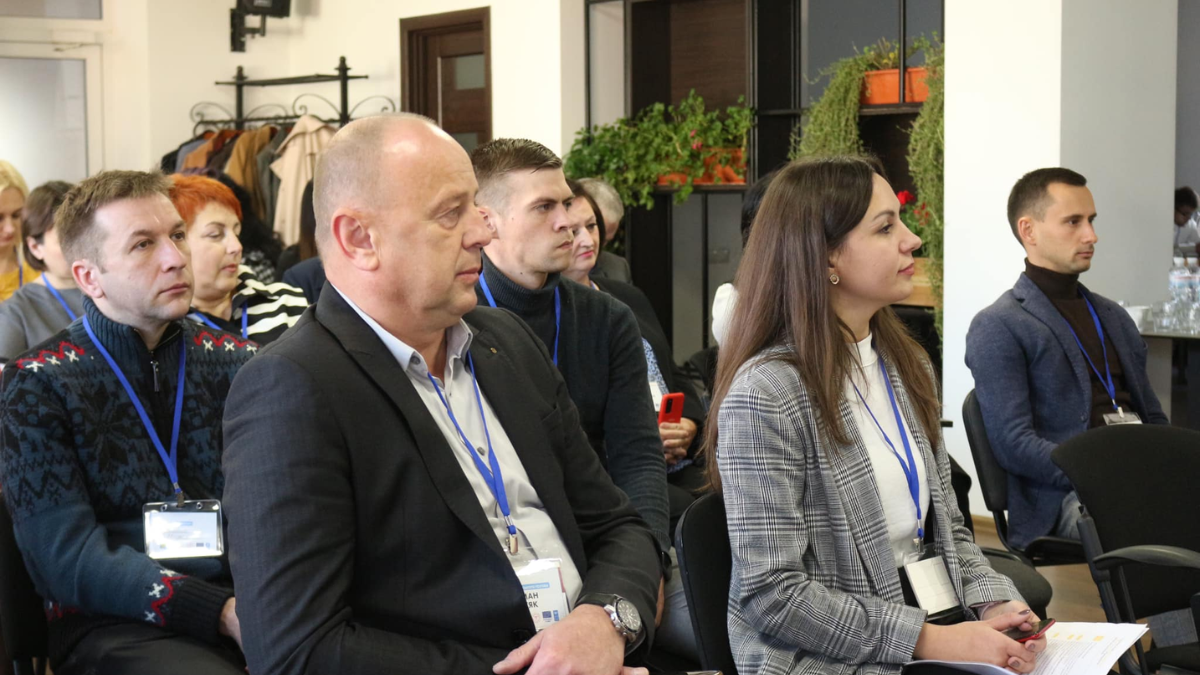 "Прикарпаття - регіон для релокації" | У Коломиї відбувся круглий стіл 3