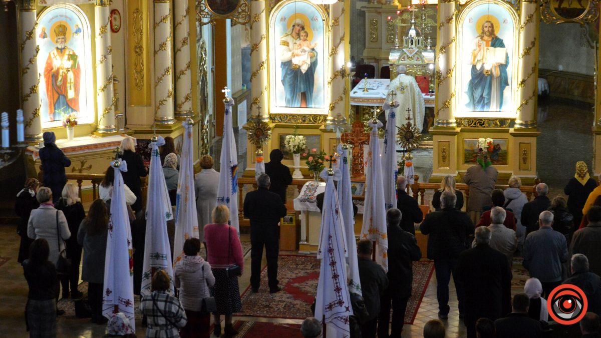 Недільна Літургія у Михайлівському Соборі завершилась Почаївським кантом 1