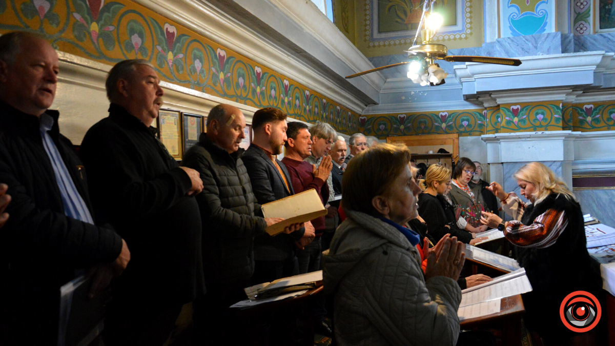 Недільна Літургія у Михайлівському Соборі завершилась Почаївським кантом 5