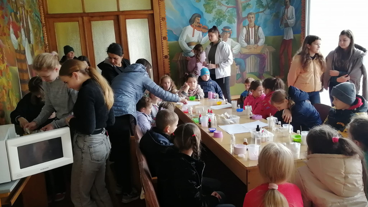 У селі Княждвір відбувся майстер-клас з миловаріння 8