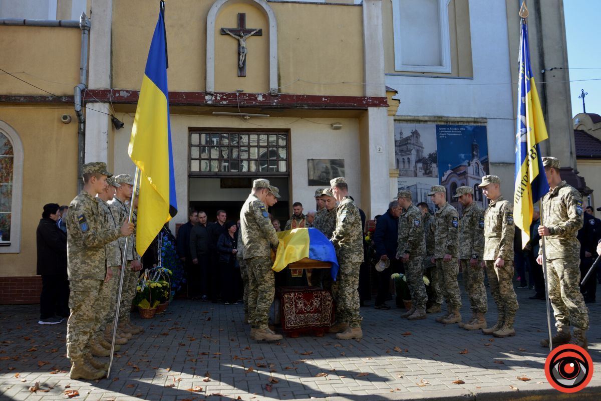 Коломия попрощалася з Героєм Сергієм Гашинським 4