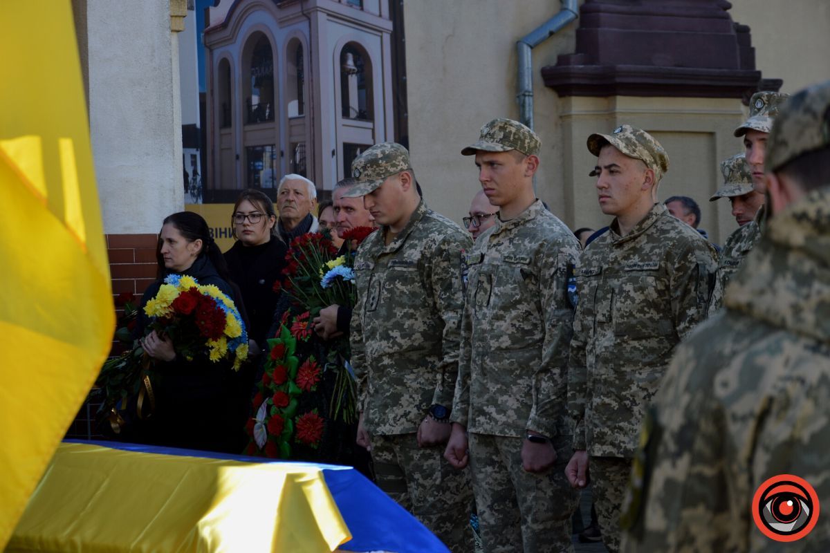 Коломия попрощалася з Героєм Сергієм Гашинським 10