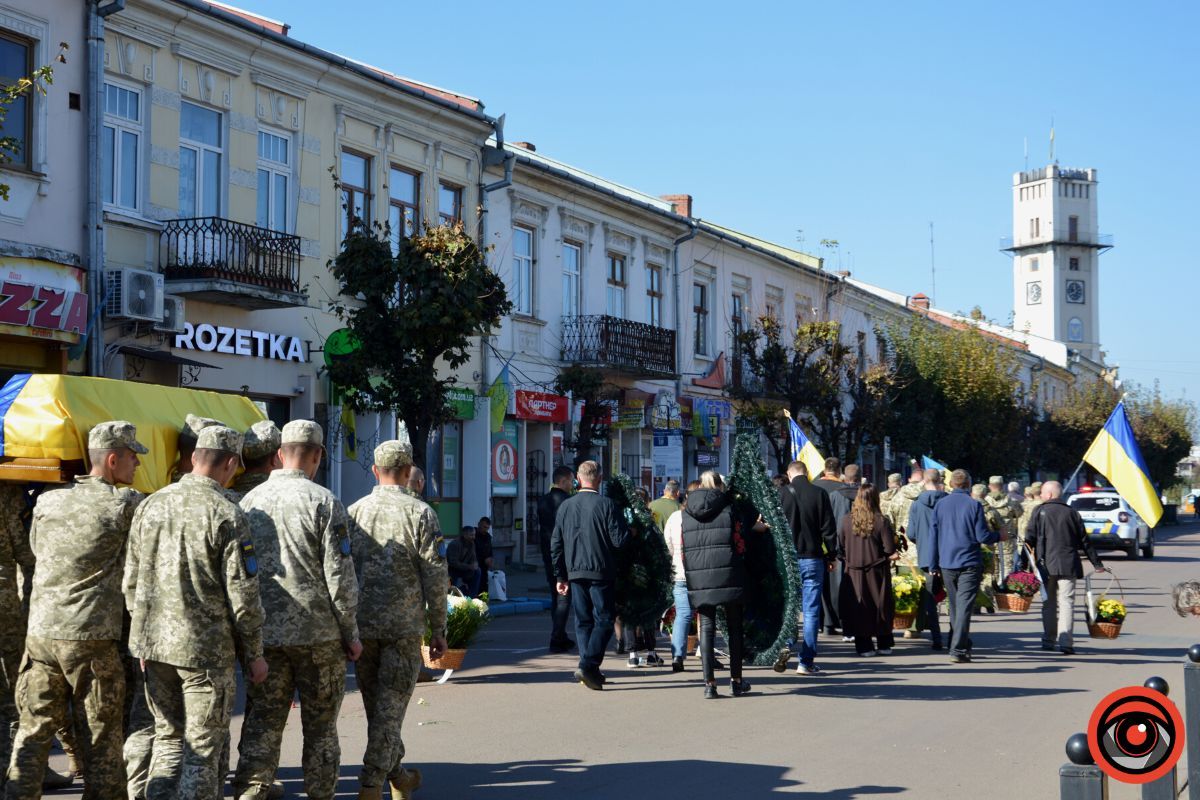 Коломия попрощалася з Героєм Сергієм Гашинським 14