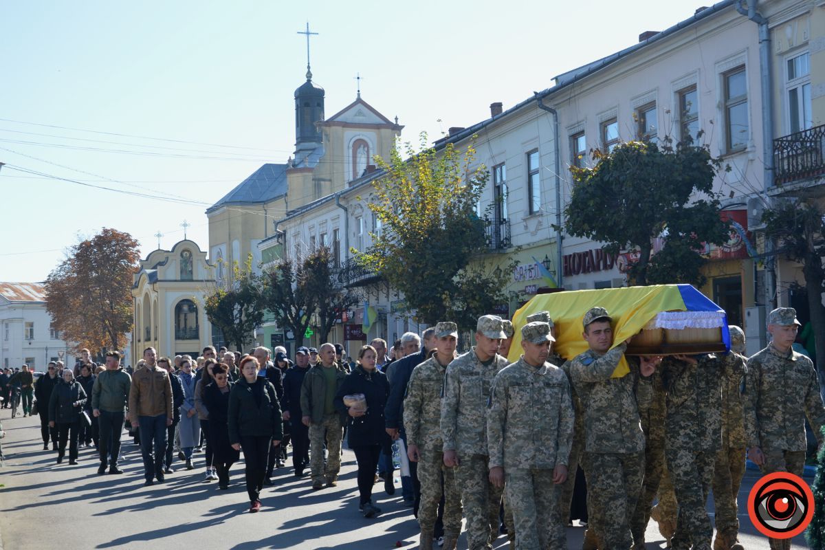 Коломия попрощалася з Героєм Сергієм Гашинським 15