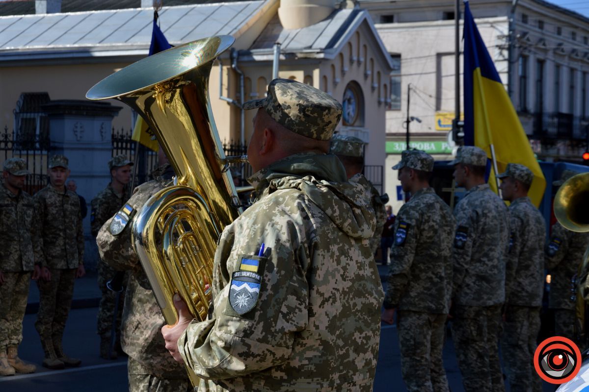 Коломия попрощалася з Героєм Сергієм Гашинським 23