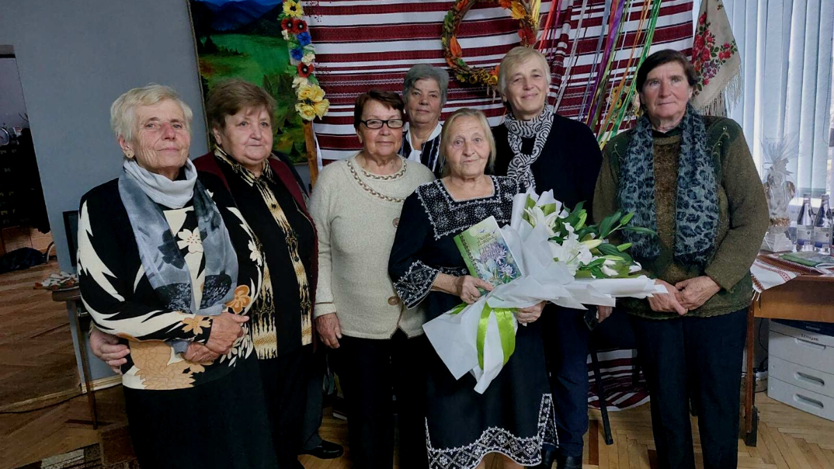 У Печеніжині відбулася презентація збірки поезій Ганни Довірак | Фоторепортаж 5