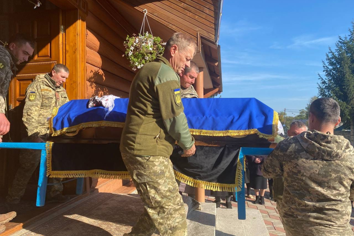 Городенківщина попрощалася з Героєм Олександром Гладким 2