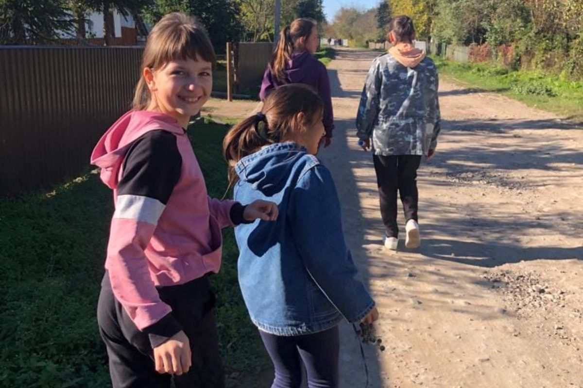 Діти збирали гроші по домівках односельців для ЗСУ 1