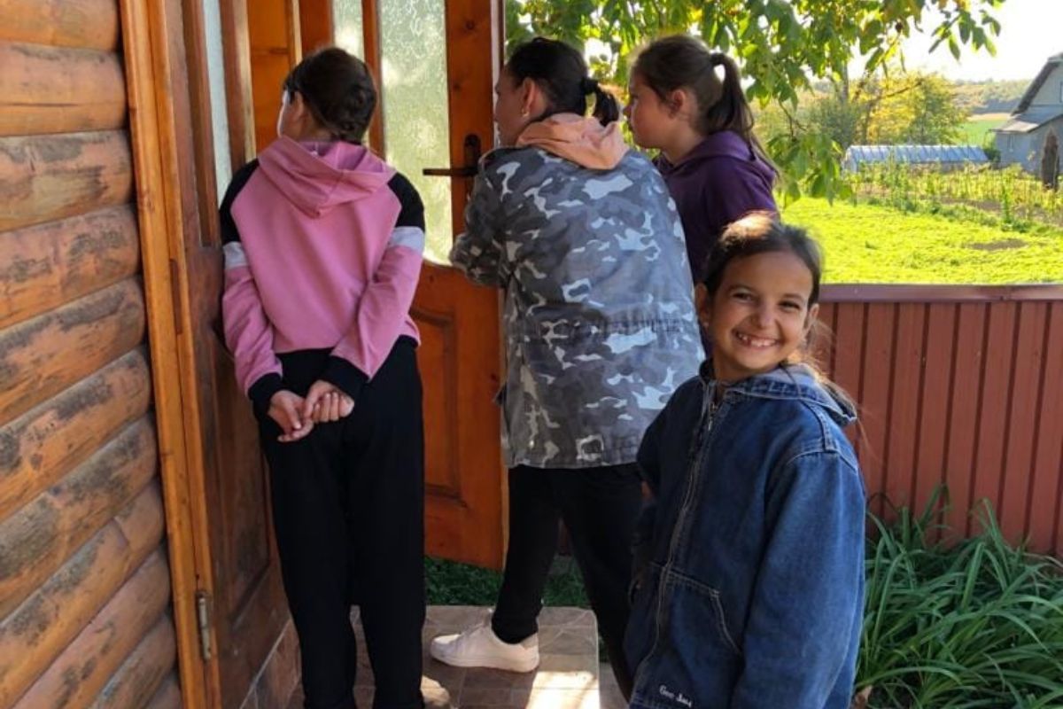 Діти збирали гроші по домівках односельців для ЗСУ 2