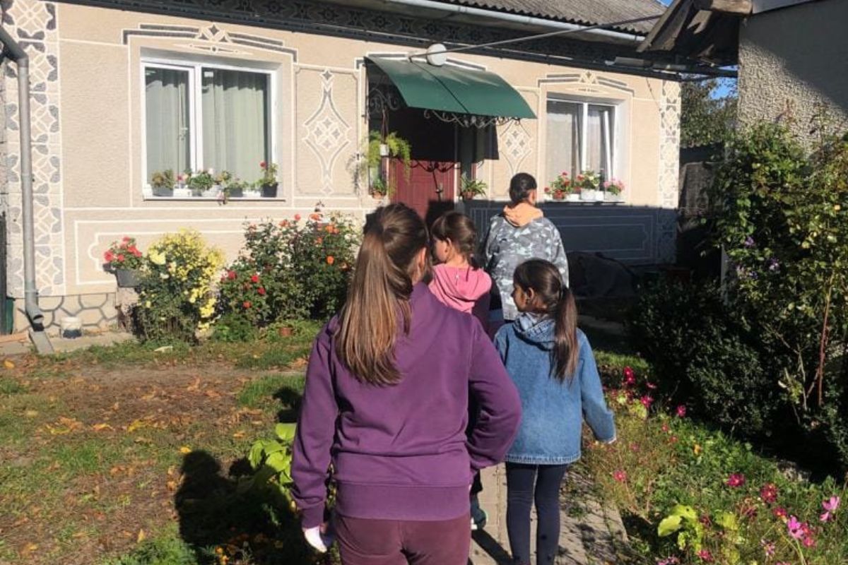 Діти збирали гроші по домівках односельців для ЗСУ 3