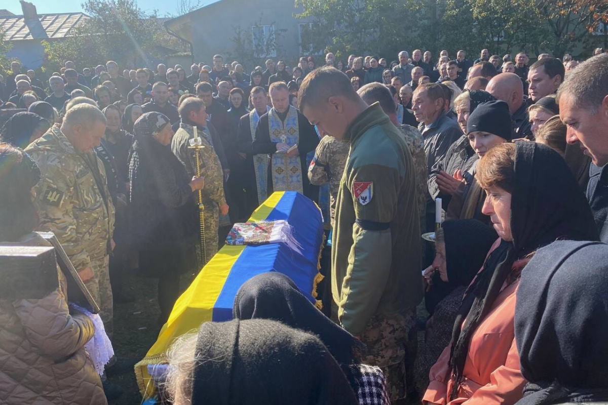 Городенківщина попрощалася з Героєм Олександром Гладким 8