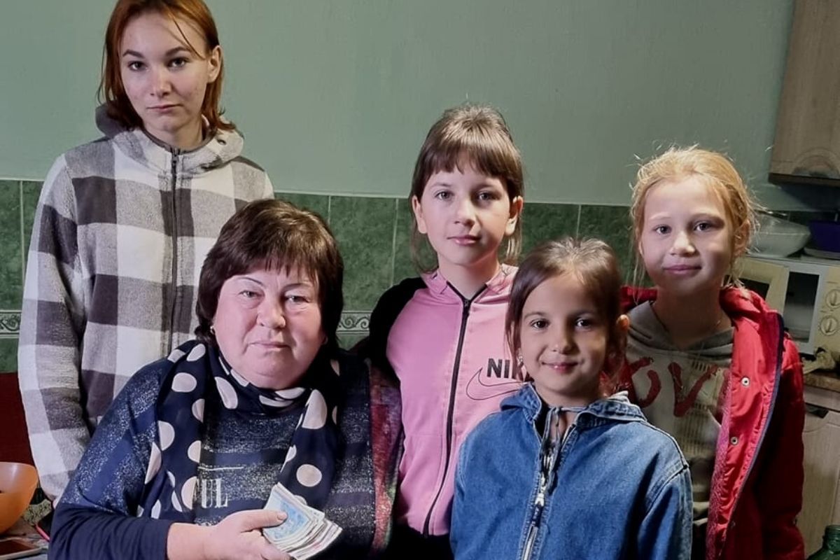 Діти збирали гроші по домівках односельців для ЗСУ 5