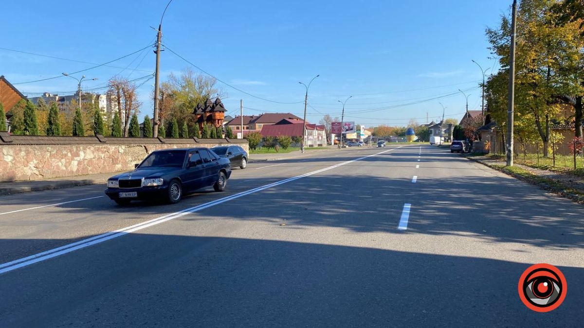 У Коломиї на вулиці Карпатській комунальники оновили розмітку | Фоторепортаж 10