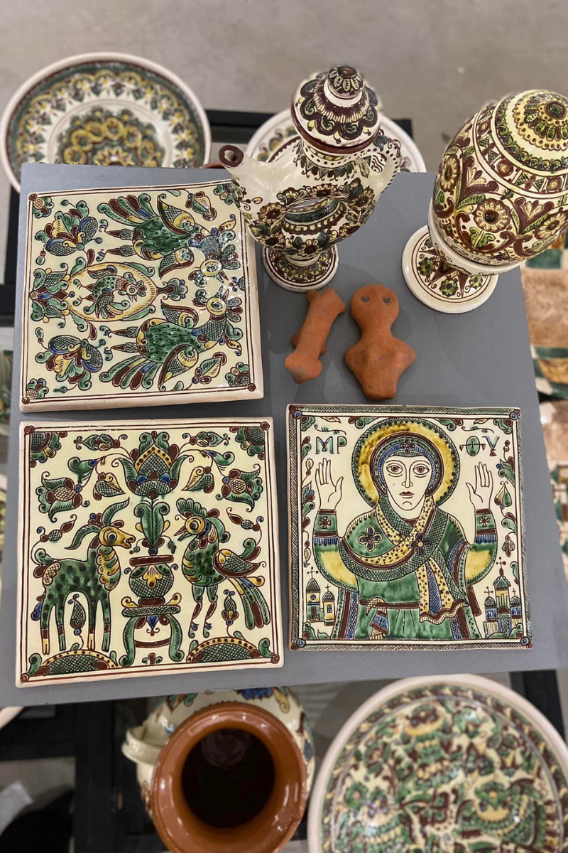 У Словаччині проходить виставка українських писанок та косівської мальованої кераміки з музеїв Коломиї 1