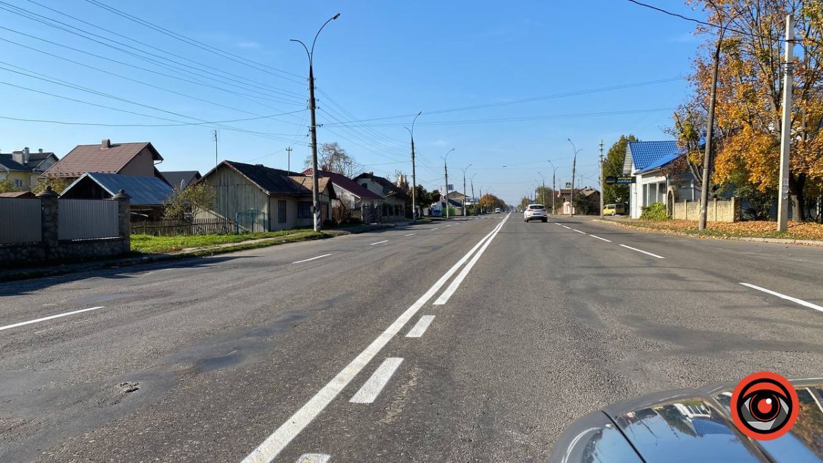 У Коломиї на вулиці Карпатській комунальники оновили розмітку | Фоторепортаж 6