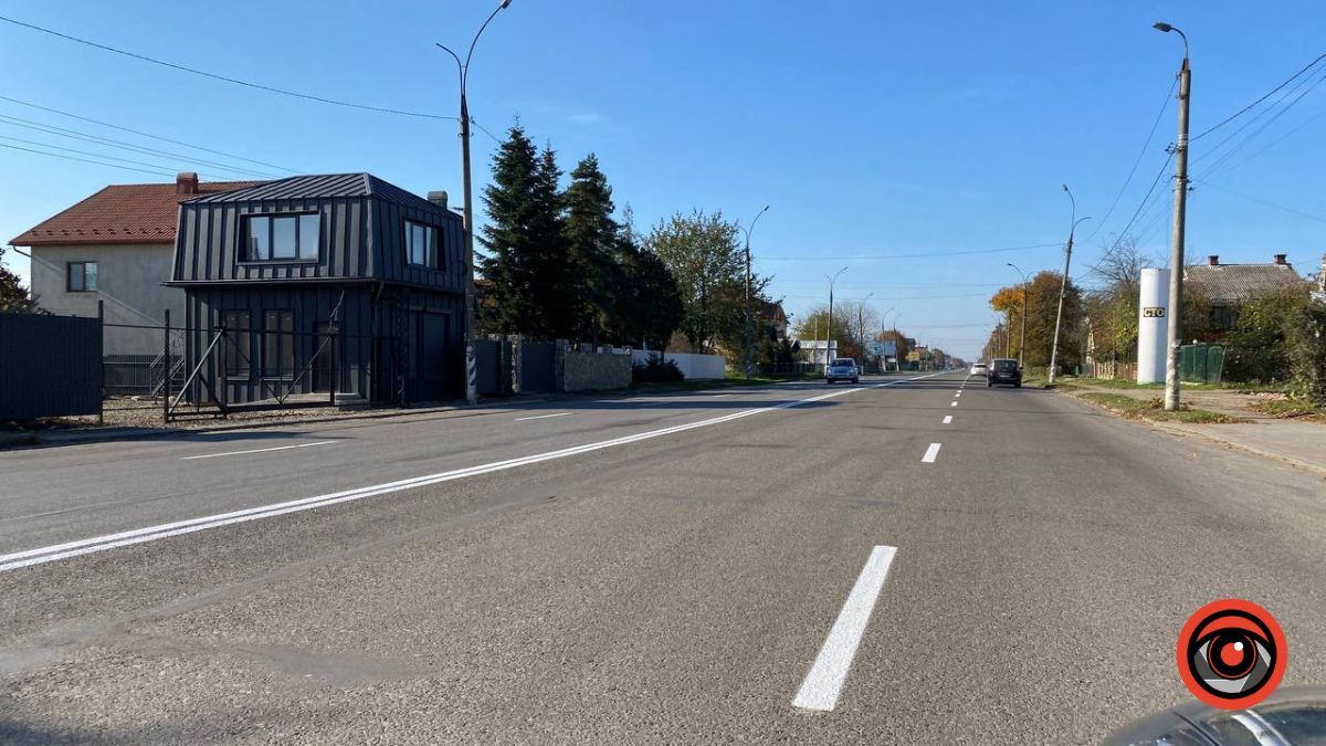 У Коломиї на вулиці Карпатській комунальники оновили розмітку | Фоторепортаж 3