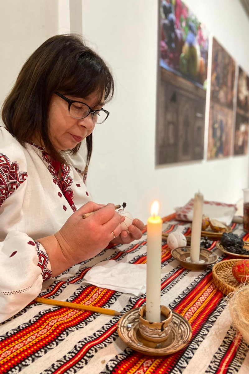 У Словаччині проходить виставка українських писанок та косівської мальованої кераміки з музеїв Коломиї 8