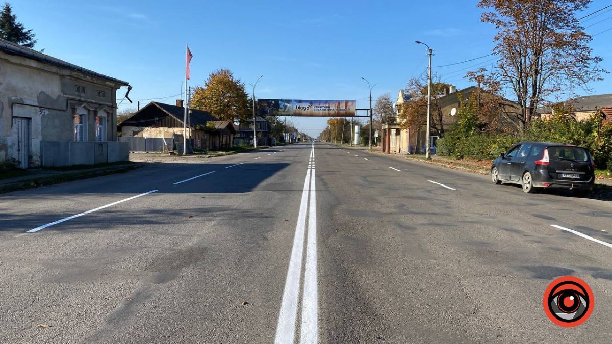 У Коломиї на вулиці Карпатській комунальники оновили розмітку | Фоторепортаж 1