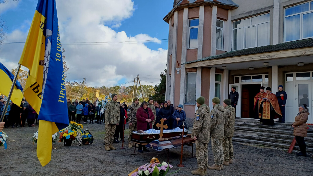 У Пядицькій ТГ провели в останню дорогу Героя Михайла Рум'янцева 5