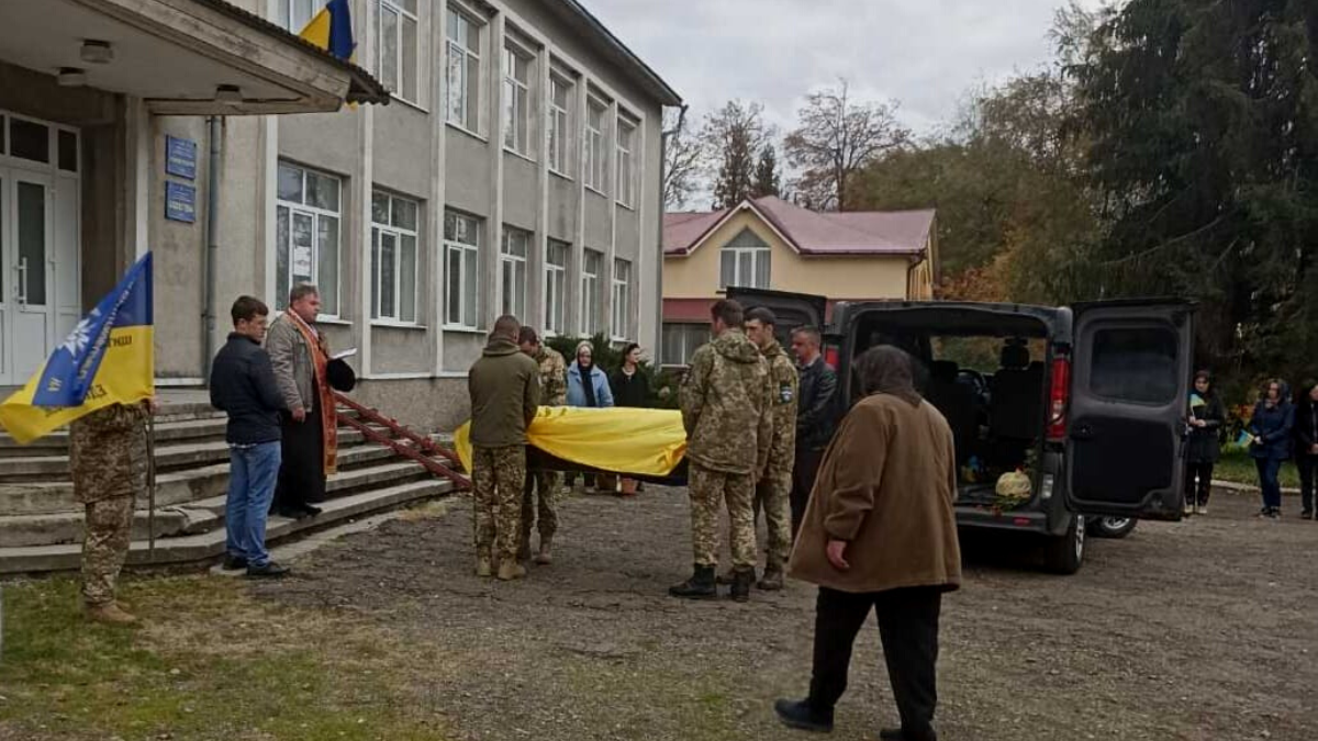 У Пядицькій ТГ провели в останню дорогу Героя Михайла Рум'янцева 3