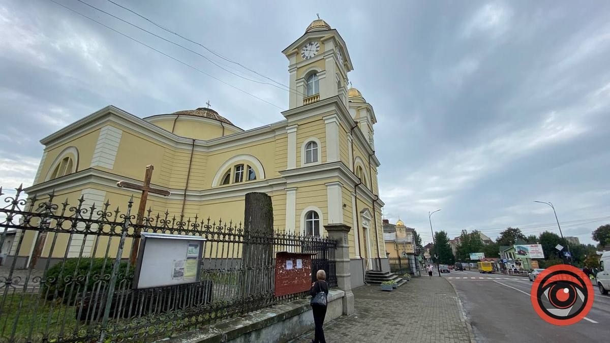 Розклад Богослужінь на неділю та свято Маковея у Коломиї 2