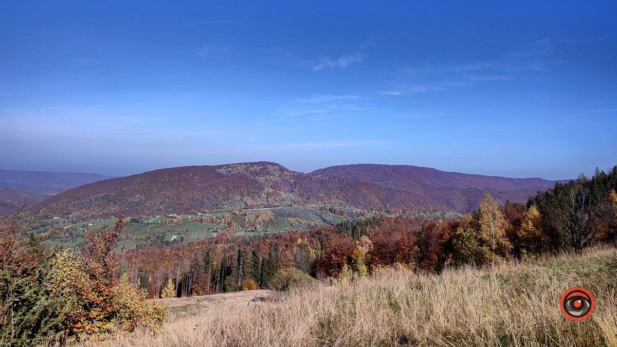 Ще одна фантастична локація для осіннього відпочинку | мальовничий Космач 13