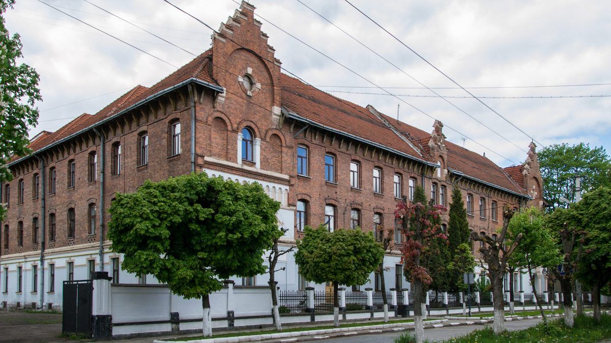 У школах і садочках Коломийської громади відновлюють очне навчання. Чи увімкнуть опалення?