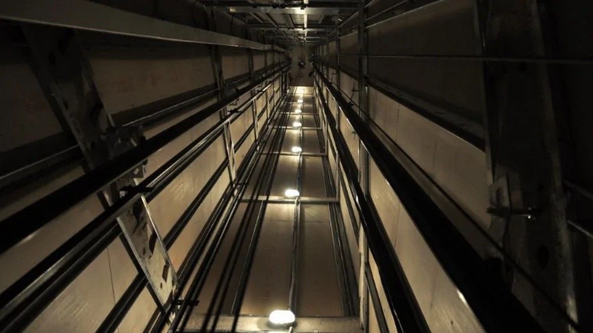 Жорстоке вбивство: прикарпатець скинув тіло товариша в шахту ліфта