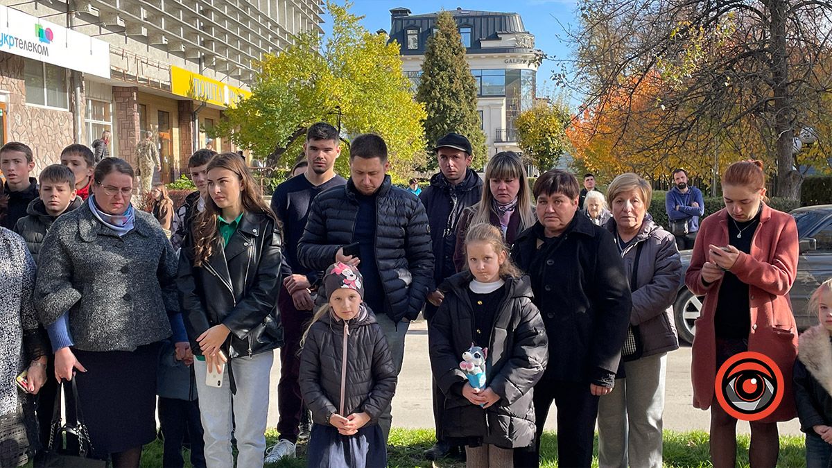 На будівлі ліцею №9 у Коломиї відкрили меморіальну дошку загиблому захиснику Владиславу Огільчину 5