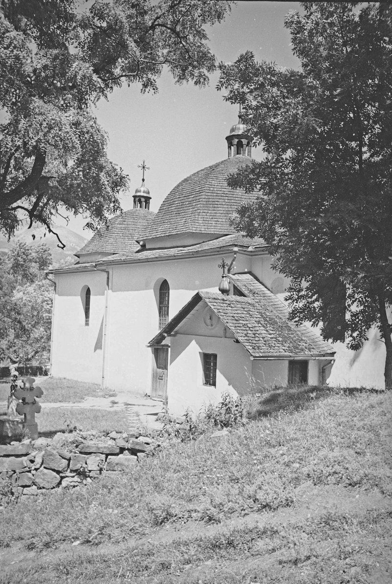 Тисячолітні поселення й підземні ріки: село Незвисько, яким ми його не знаємо 7