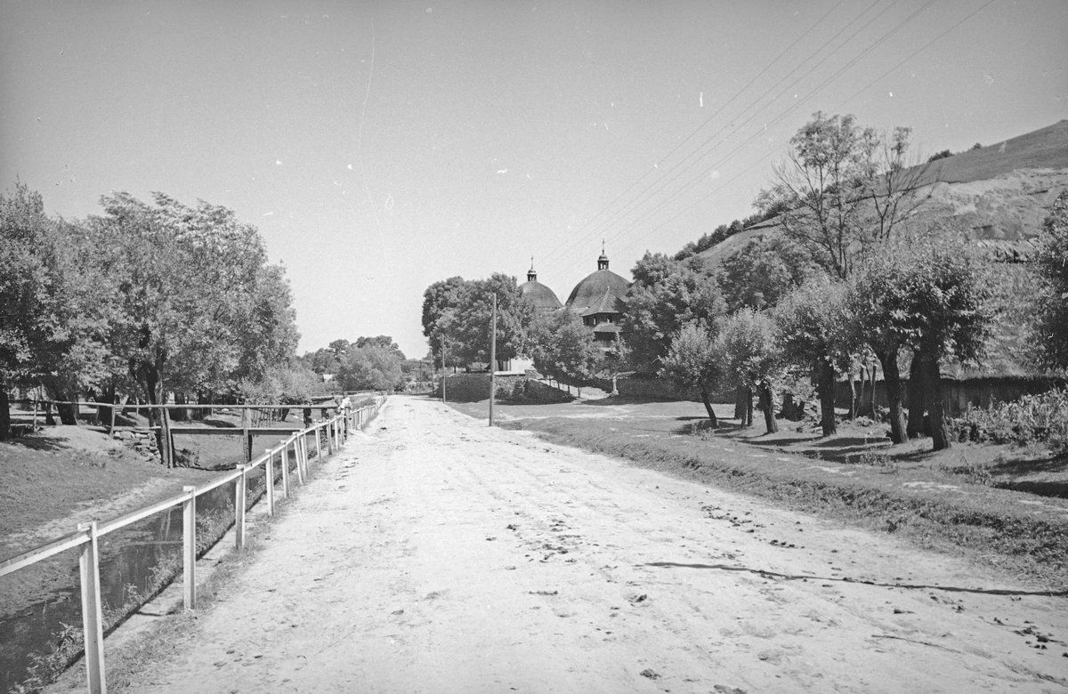Тисячолітні поселення й підземні ріки: село Незвисько, яким ми його не знаємо 2