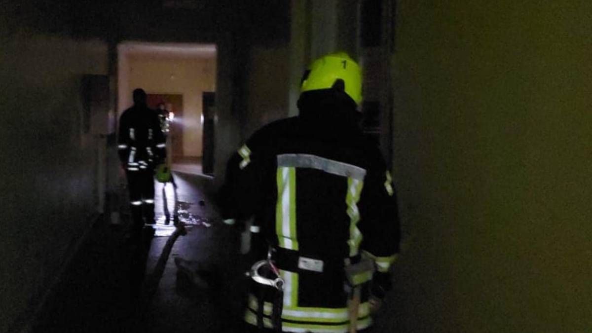На Прикарпатті через пожежу в гуртожитку евакуювали понад 300 студентів 1