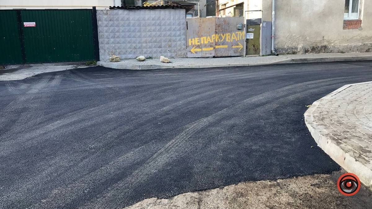 У Коломиї на вулиці Мухи відреставрували шмат дороги 3