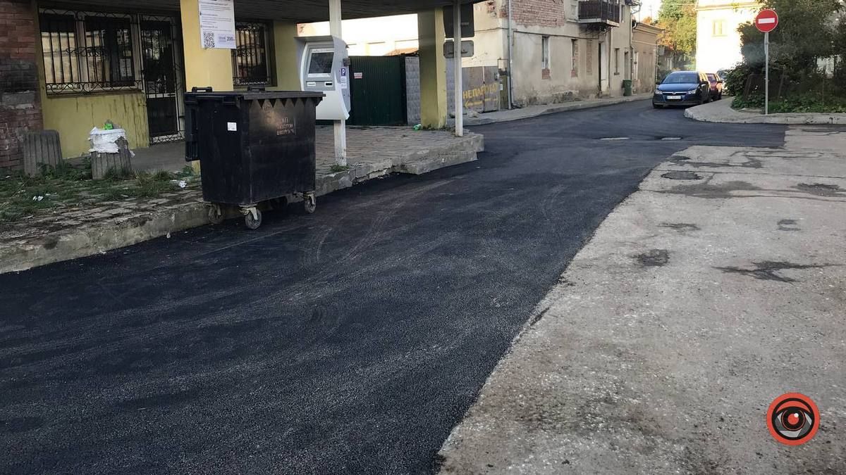 У Коломиї на вулиці Мухи відреставрували шмат дороги 2