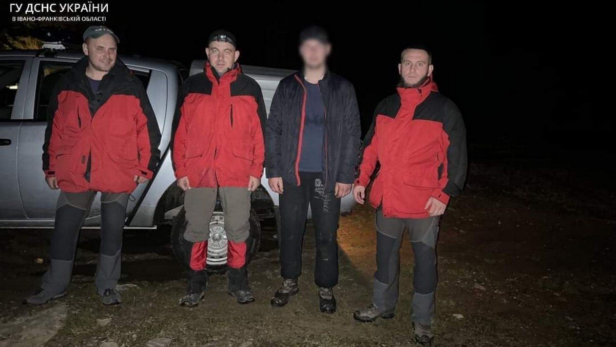 Заблукали у лісі: рятувальники відшукали грибника і туристів 1