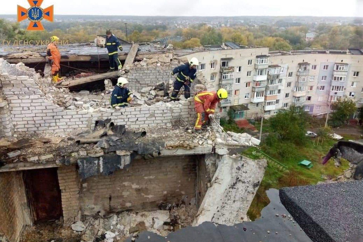 В яких умовах працюють прикарпатські рятувальники на Харківщині 1