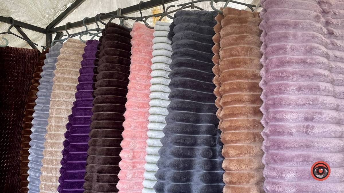 М'який плед, тепла піжама та милі тапочки | скільки у Коломиї вартує зігріваючий набір? 6