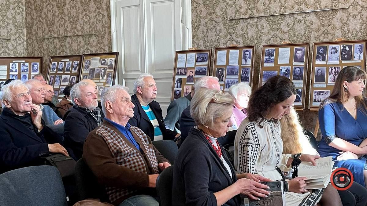 "Під сирен голосіння": у Коломиї відбулась презентація книги 8