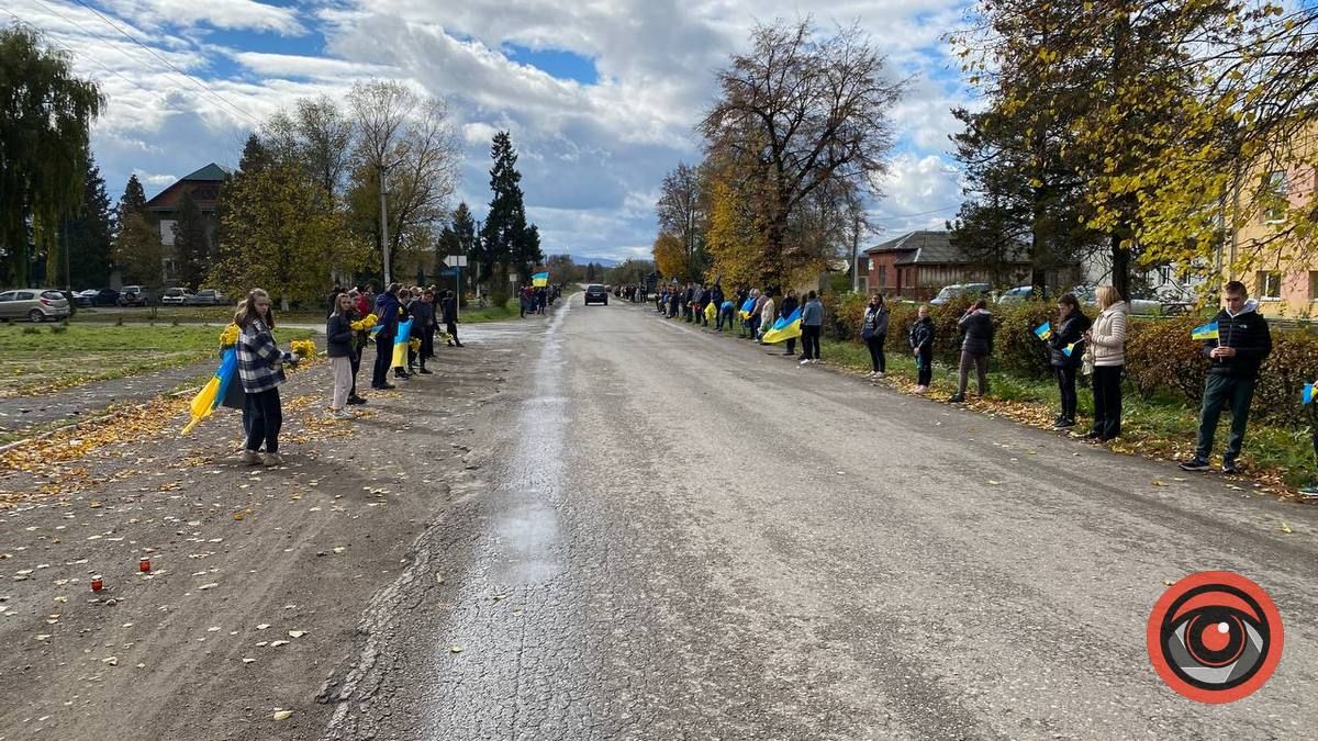 Загиблого Героя привезли додому: П'ядики зустріли Михайла Рум’янцева 4