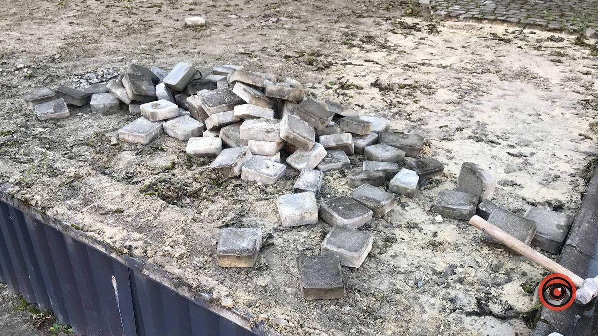 Замість міні-водоспаду - будівництво | зміни на Вічевому Майдані 3