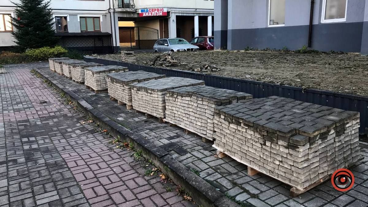 Замість міні-водоспаду - будівництво | зміни на Вічевому Майдані 1