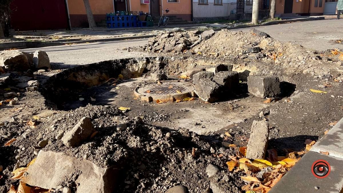 Будьте обережні: на вулиці Чайковського небезпечні люки 5