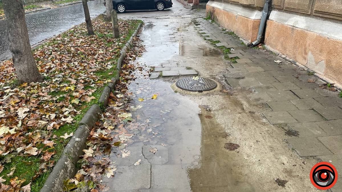 Мешканці вулиці Франка просять врешті відремонтувати тротуар 4