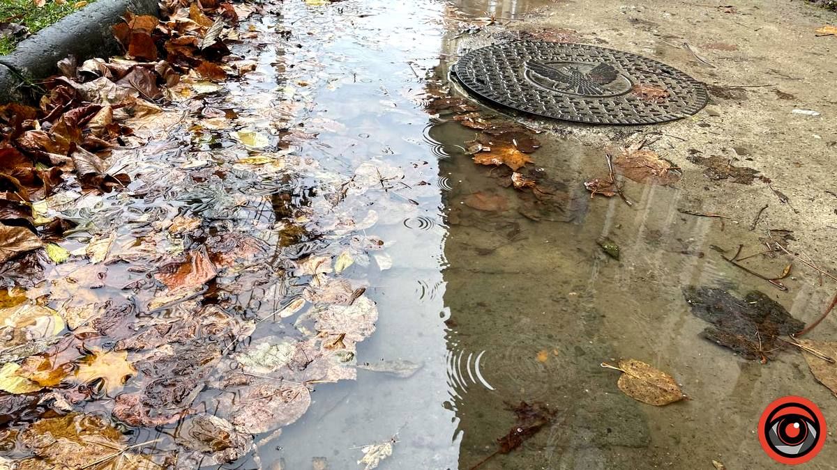 Мешканці вулиці Франка просять врешті відремонтувати тротуар