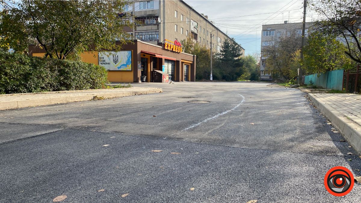І знову про дорогу: на вулиці Стефаника стелять свіженький асфальт 8