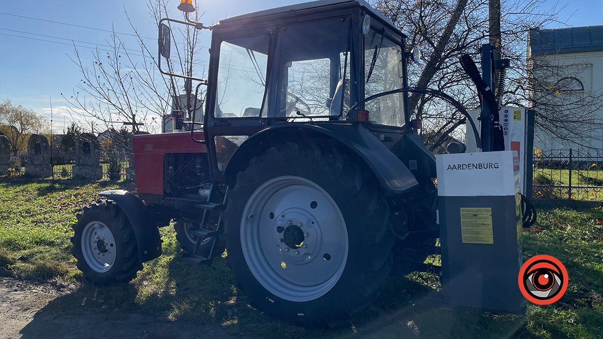 Трактор-косарку придбали комунальні служби Коломиї 1