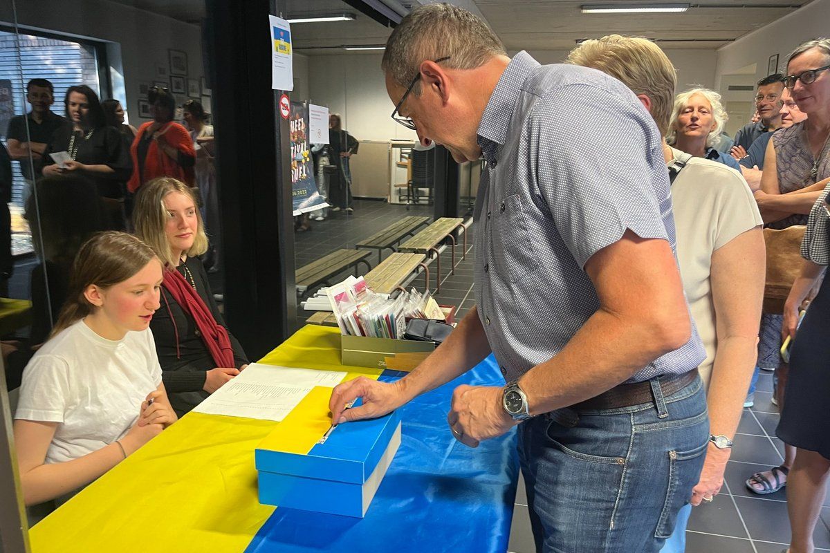 Коломийська філармонія завдяки благодійникам отримала обновку 1