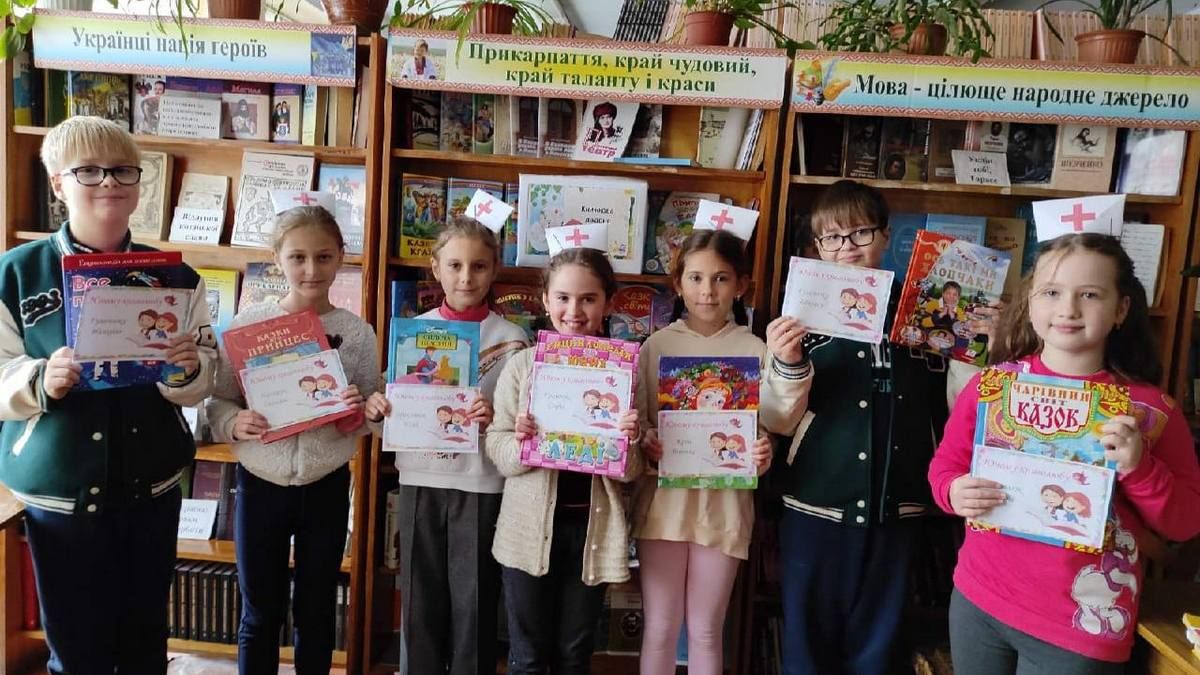 У Коломийському ліцеї №4 відкрили гурток "Книжкова лікарня" 1