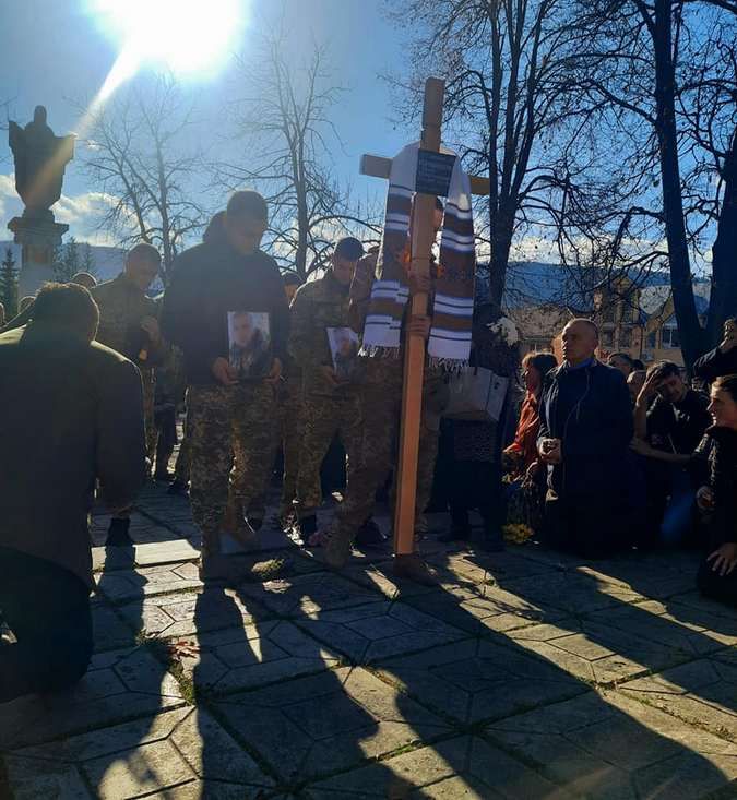 На Верховинщині зустріли загиблого захисника Івана Прокопюка 16