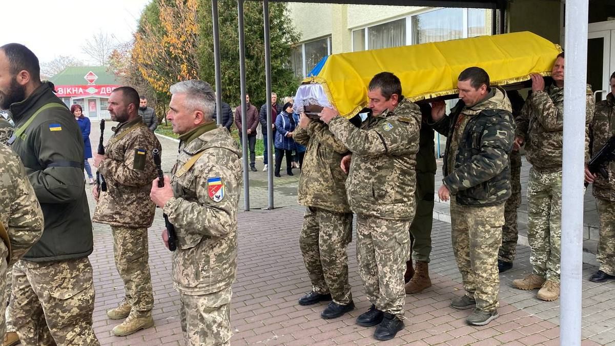 Городенківщина попрощалася із загиблим захисником Дмитром Керницьким 3